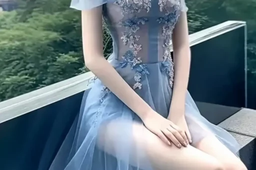 知名女主播塌房积极补救又嫌麻烦惹出新事端再次塌房